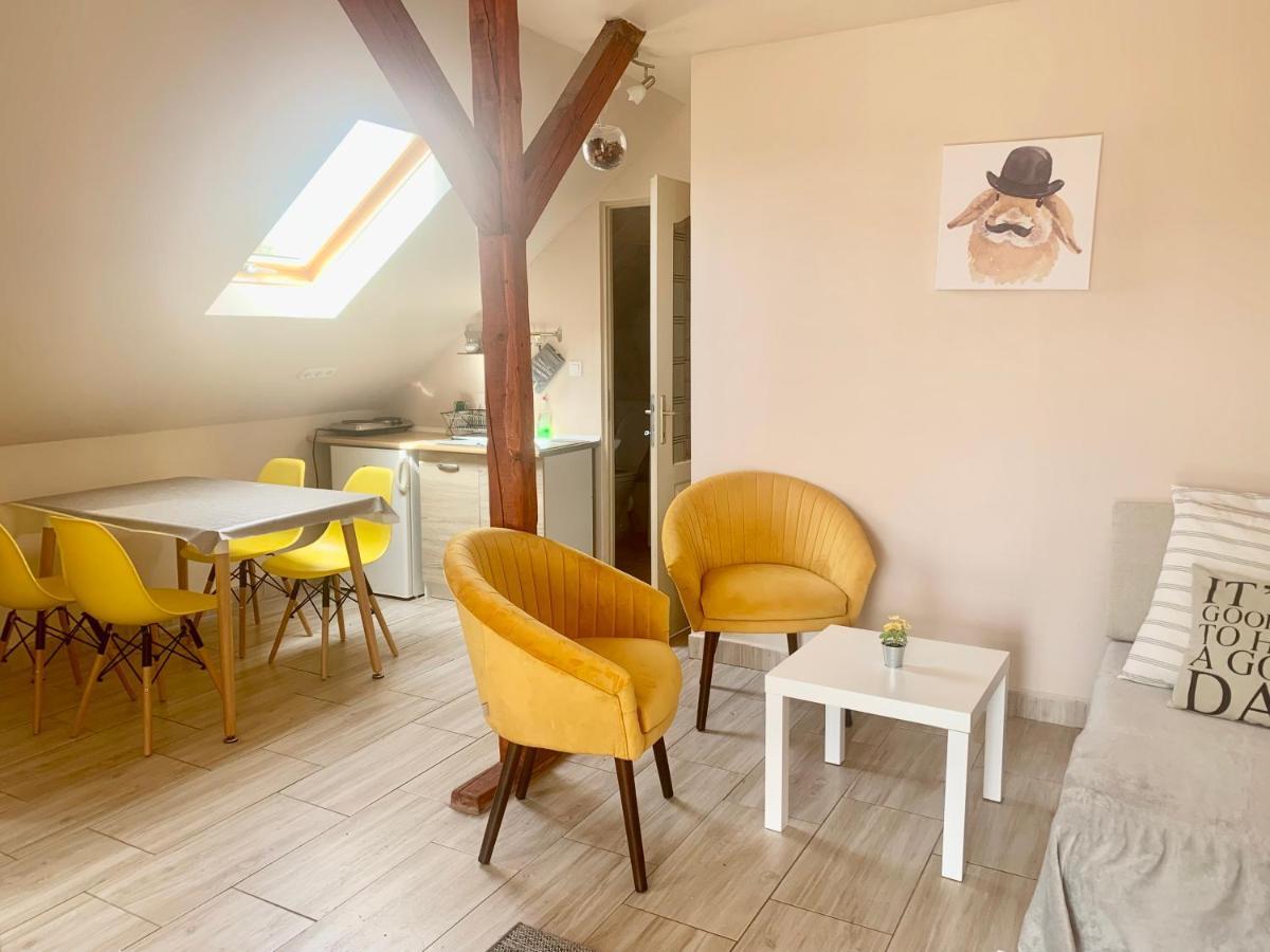 Lelle -Kert Apartman 03 Balatonlelle Buitenkant foto