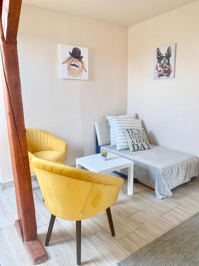 Lelle -Kert Apartman 03 Balatonlelle Buitenkant foto
